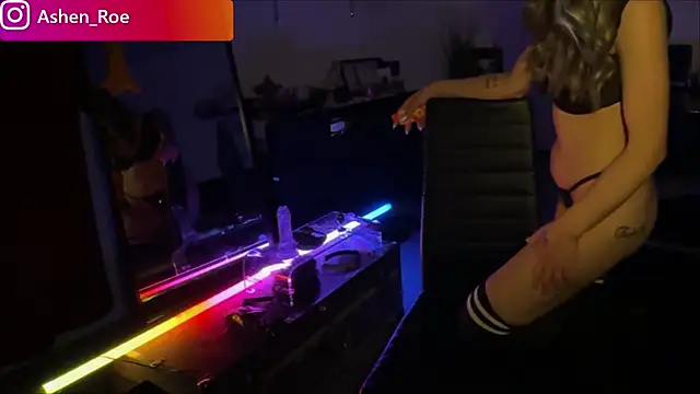 AshenRoe Chat XXX live