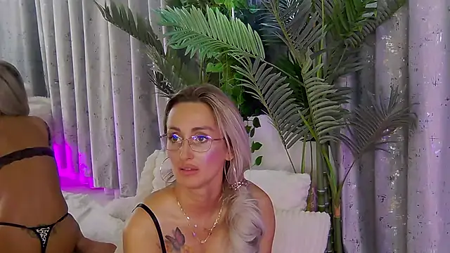 XXX chat uživo modela IsabelleEthan