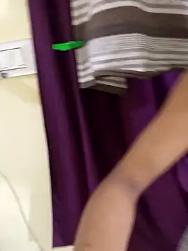 Pokazy przed kamerką – sexy_shital