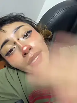 Chat +18 de baby_akuma ao vivo