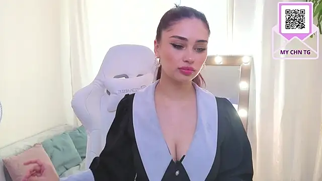 Sofia_Plump's Webcam Show