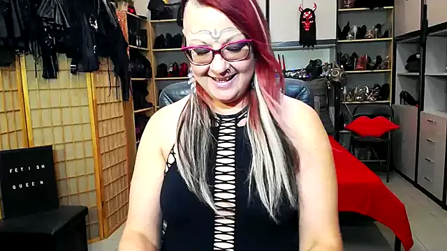 LindaDaemonX Chat XXX in diretta