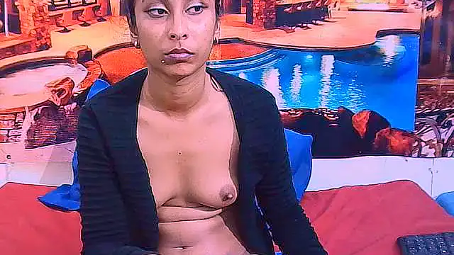 IndianSexyButt Chat XXX live