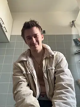 Toyjungeen Live XXX chat