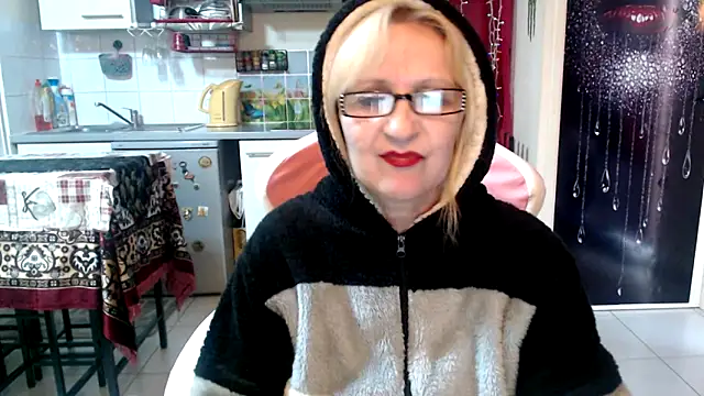 XXX chat uživo modela Ala-N-Dala