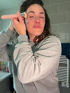 XXX chat uživo modela Clarasense__