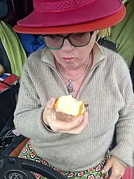 Hot-Muci's Webcam Show