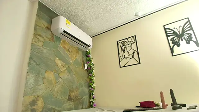 Jade_Roxx Show in webcam