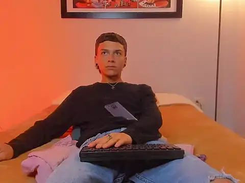 Noahh_Saky – Naživo XXX chat