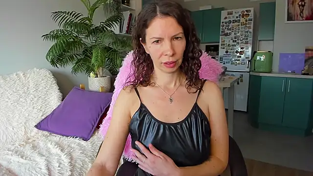 ChristinaGlory Chat XXX in diretta