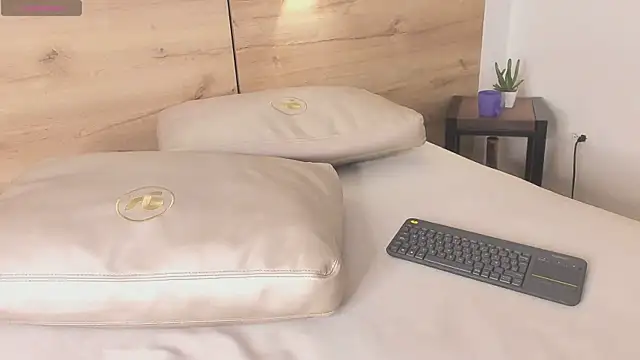 Chat +18 de alika_brown_ ao vivo