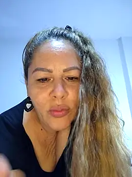 SluttyMilf79n Live XXX chat