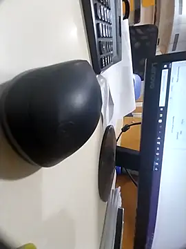 Pokazy przed kamerką – kiss_like_choco11