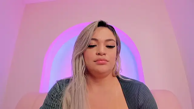 milaowens Adlı Modelin Canlı XXX Sohbeti