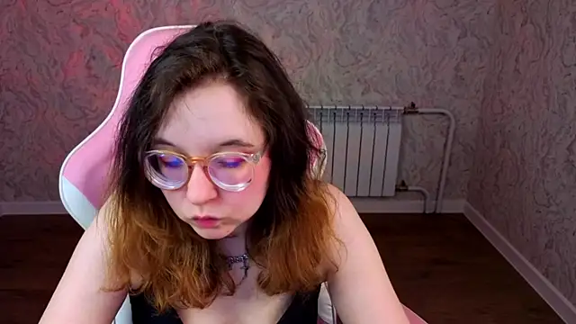 Aleks-caster Live XXX-chat