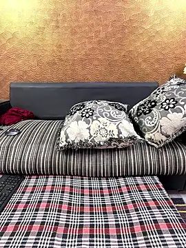 Iampriyaaa15 Show in webcam