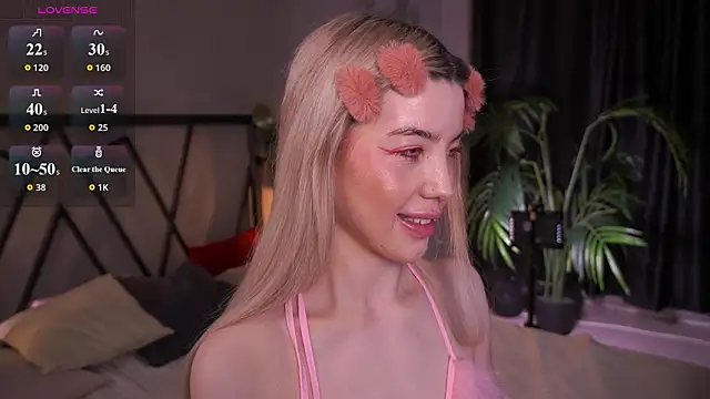 LindaThacker élő XXX-chatje