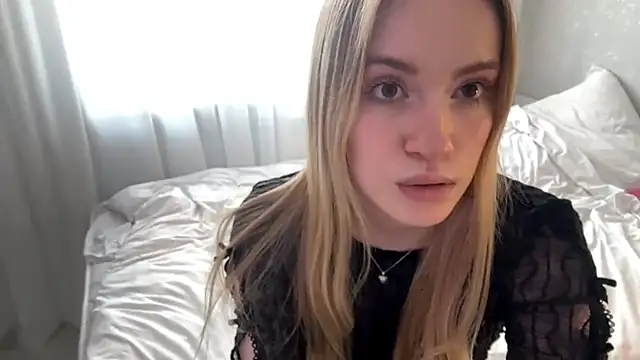 Between_Eeys élő XXX-chatje