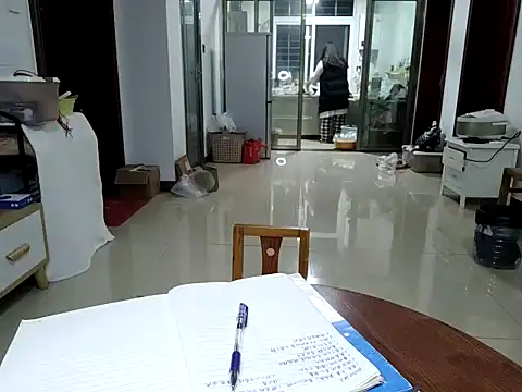 AngelwithEcupのライ ブXXXチャット