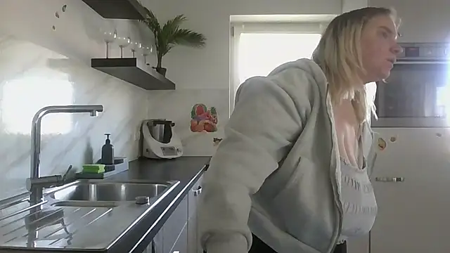 MinchenBienchen98 Live XXX-chat