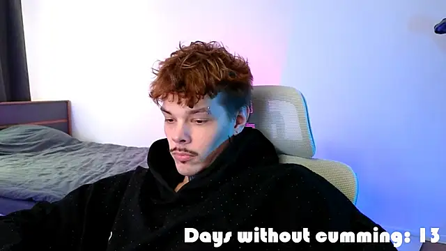 Show modela DENIS_HERE na web-kameri