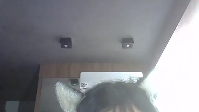 SkinnyKitten Pertunjukan Webcam