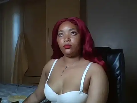 XXX chat uživo modela queenbebony