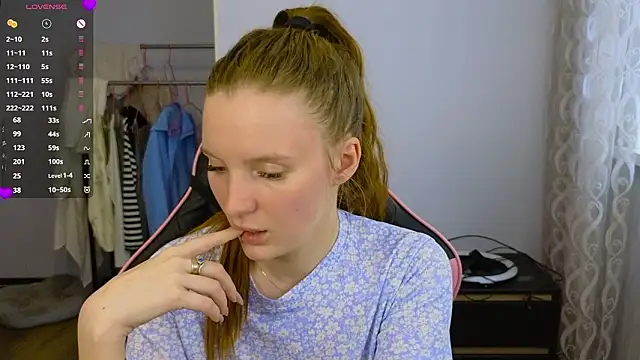 Show modela Mary_Blu na web-kameri