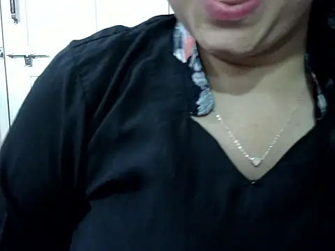 Онлайн чат XXX Cute_Aliyaa