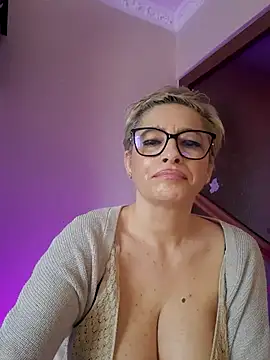 LunaBlaise 现场XXX聊天