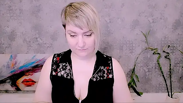 Онлайн чат XXX Djullia