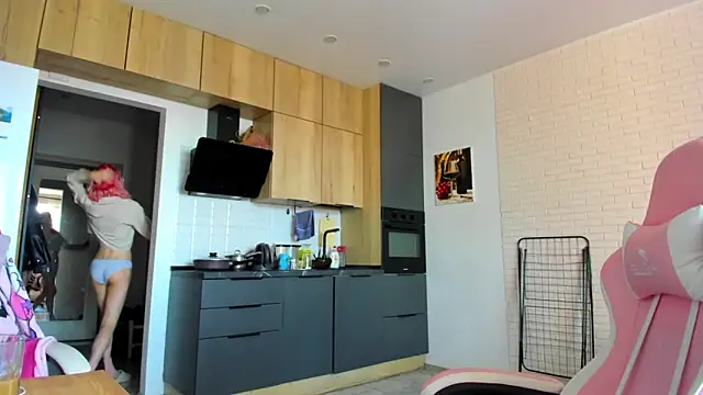 _Alice_Kitty Show in webcam