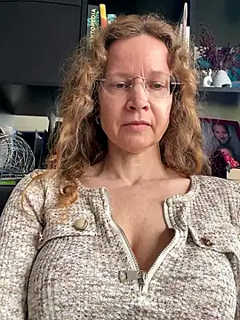 AnnikaRose live XXX chat