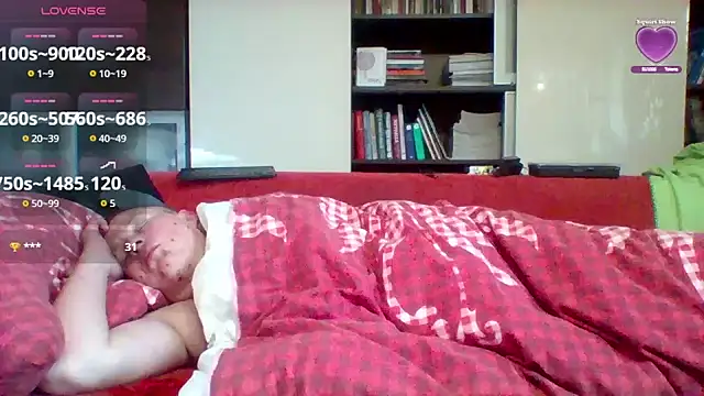 Matttthees: διαδικτυακό σόου στην κάμερα