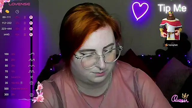 Chat +18 de Alicia_love00 ao vivo