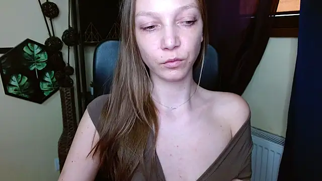 دردشة EmillyPlay الجنسية المباشرة