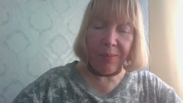 OlgaShine Adlı Modelin Canlı XXX Sohbeti