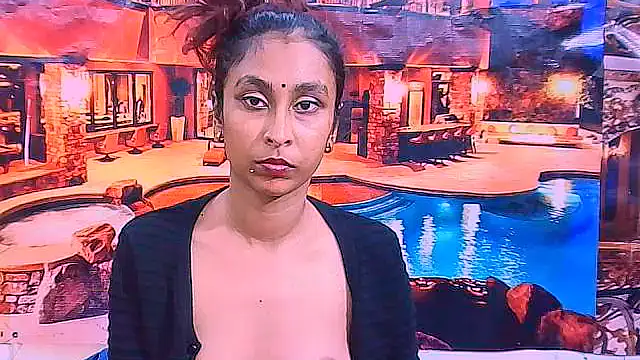 IndianSexyButt Adlı Modelin Canlı XXX Sohbeti