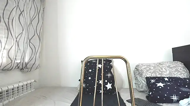 CristalDivine Adlı Modelin Canlı XXX Sohbeti