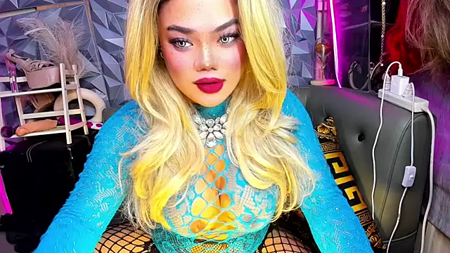 AlwaysHornyMia Live XXX-chat
