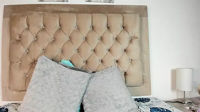 Emily_Castano – Live XXX-chat