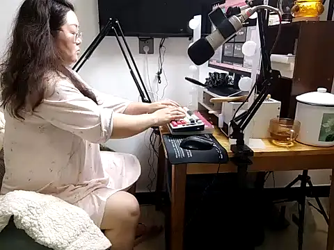 AngelwithEcup 即時 XXX 聊天