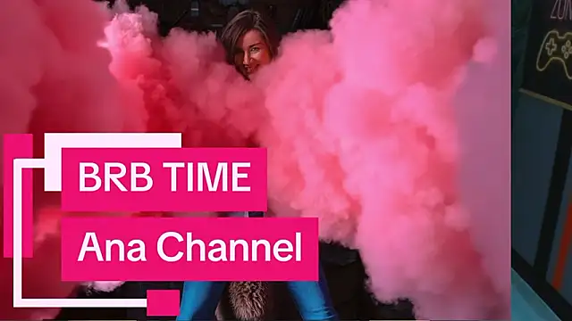 AnaMillsのライブXXXチャット