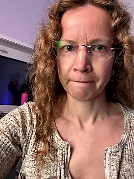 AnnikaRose élő XXX-chatje