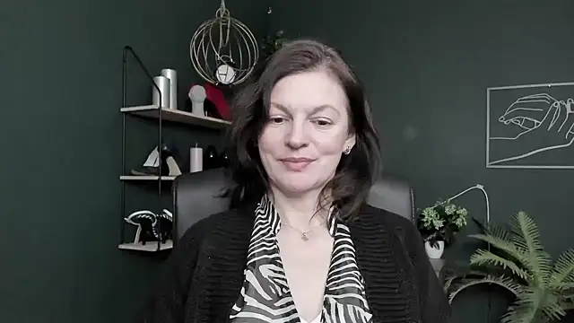 แชท XXX สดของ VivianWILD