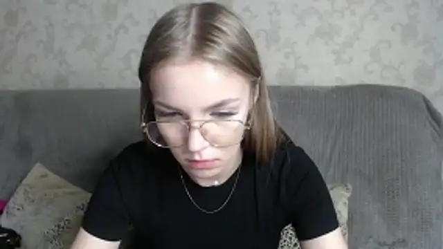 HitGyrln Live XXX chat