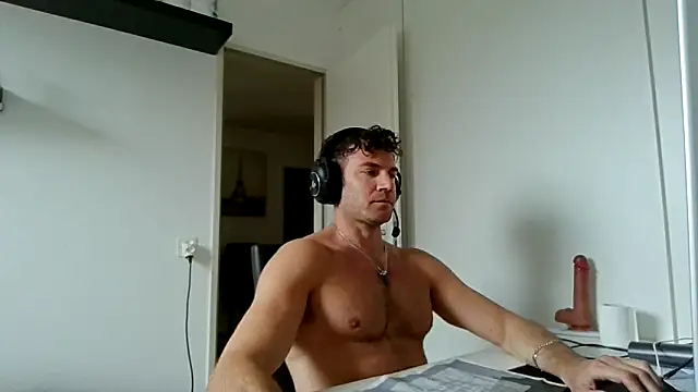 alpha-hunk: онлайн-секс-чат