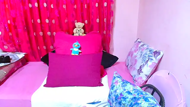 Онлайн чат XXX SLUTTYROXY