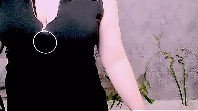 Djullia's Live XXX Chat