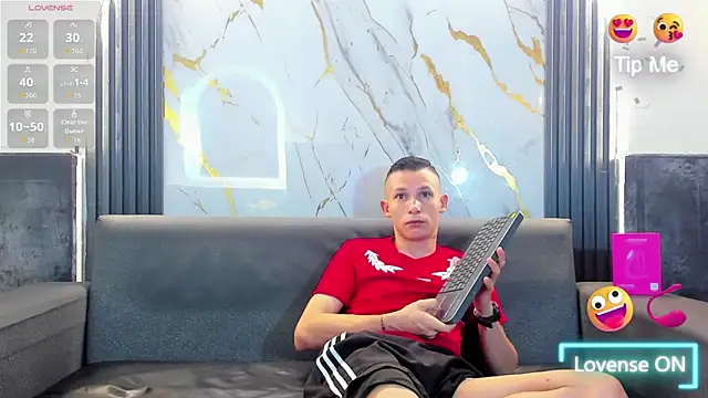 Isaak_26 élő XXX-chatje